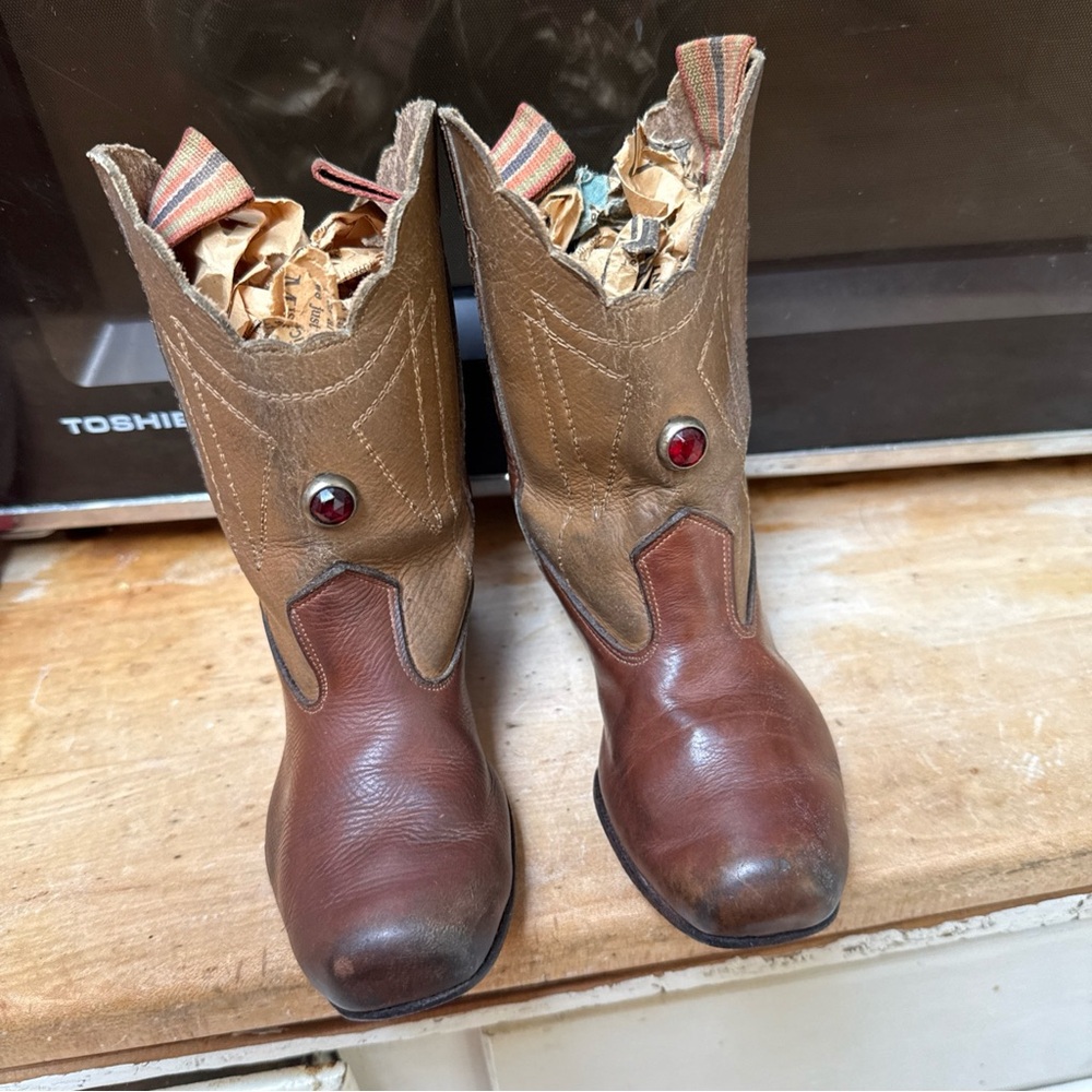 Vintage/Retro MOD/Rocker style Cowboy Boots for a child